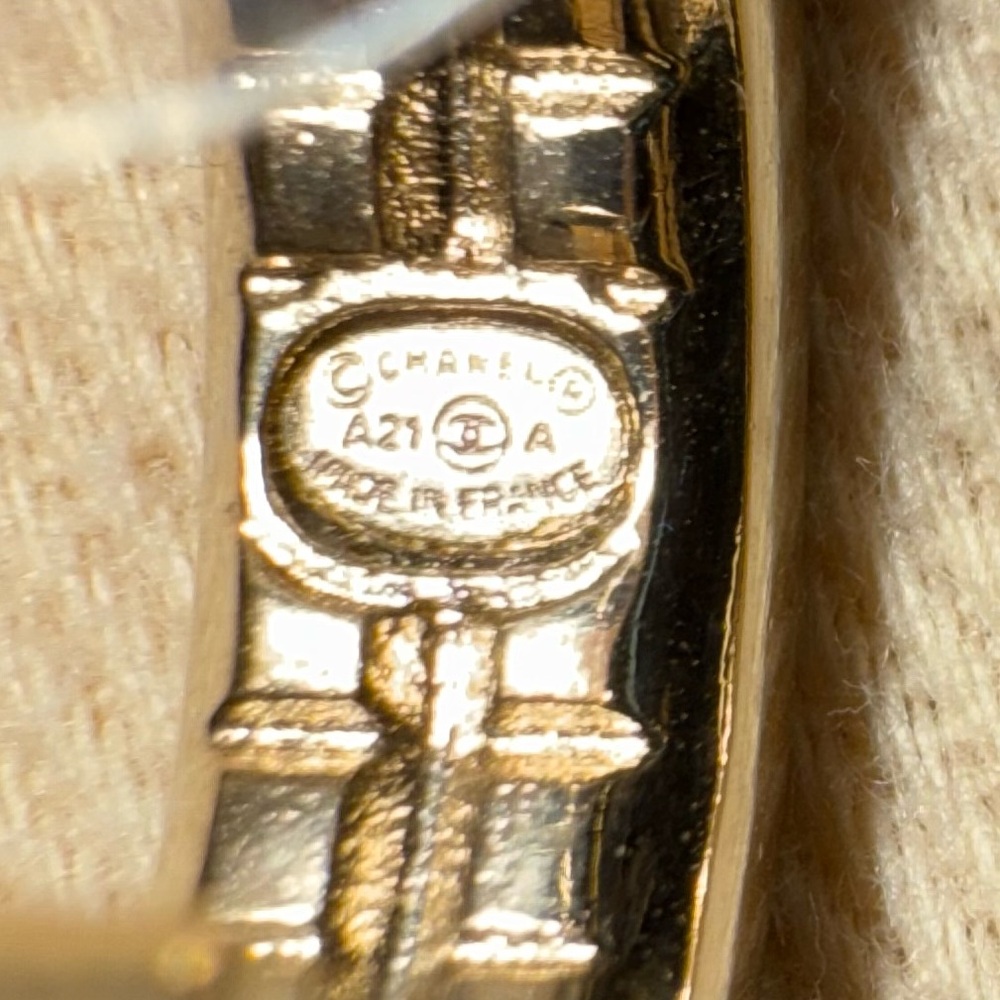 💯AUTH. CHANEL A21 Pearl/Black Crystal Checkered Gold Hoop Earrings w/CC Logo - Picture 3 of 15